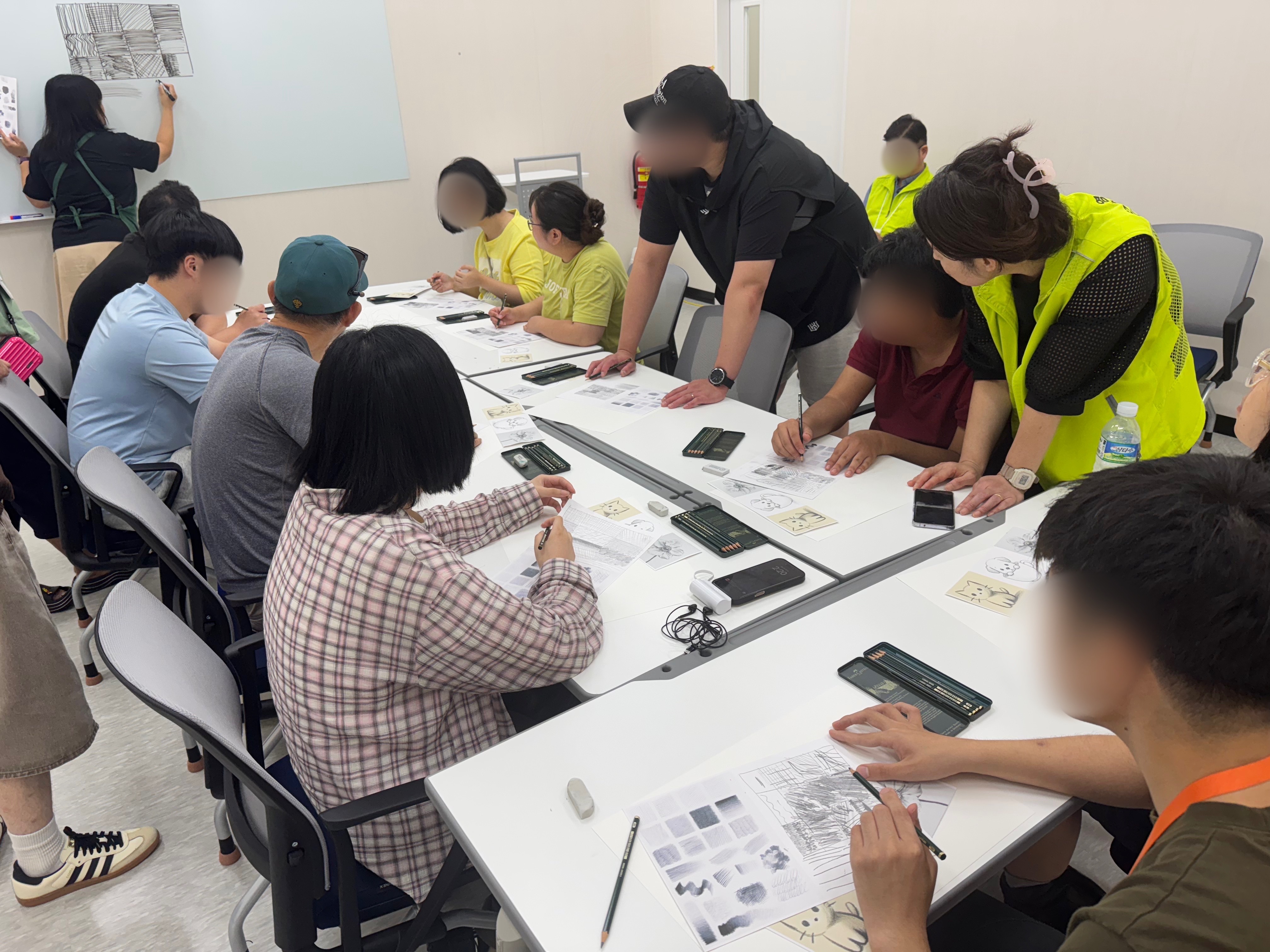 1758523672.07NlAknKufRV _1.jpg