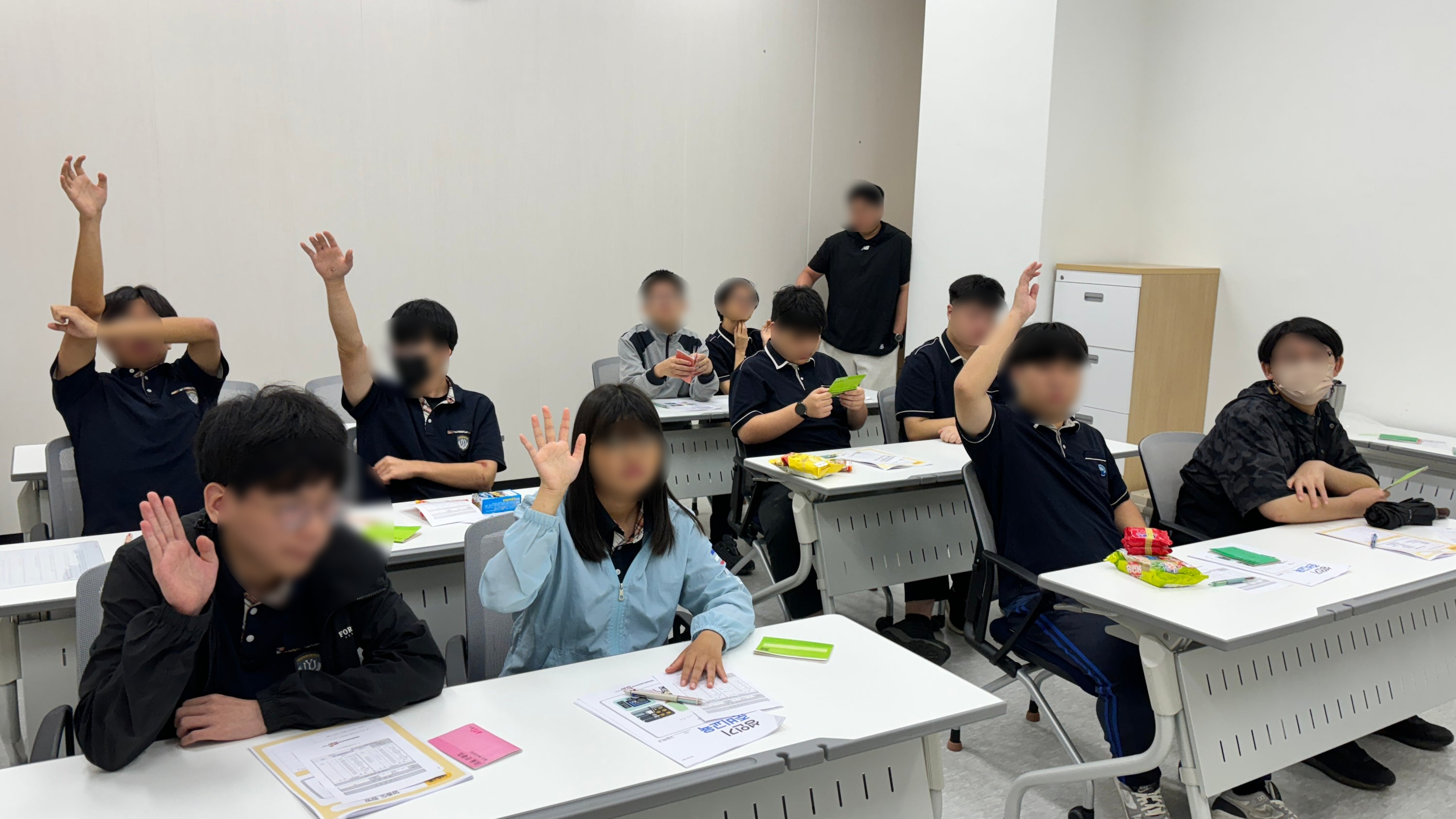 1760071383.81xIEzDiiIms3 3.jpg