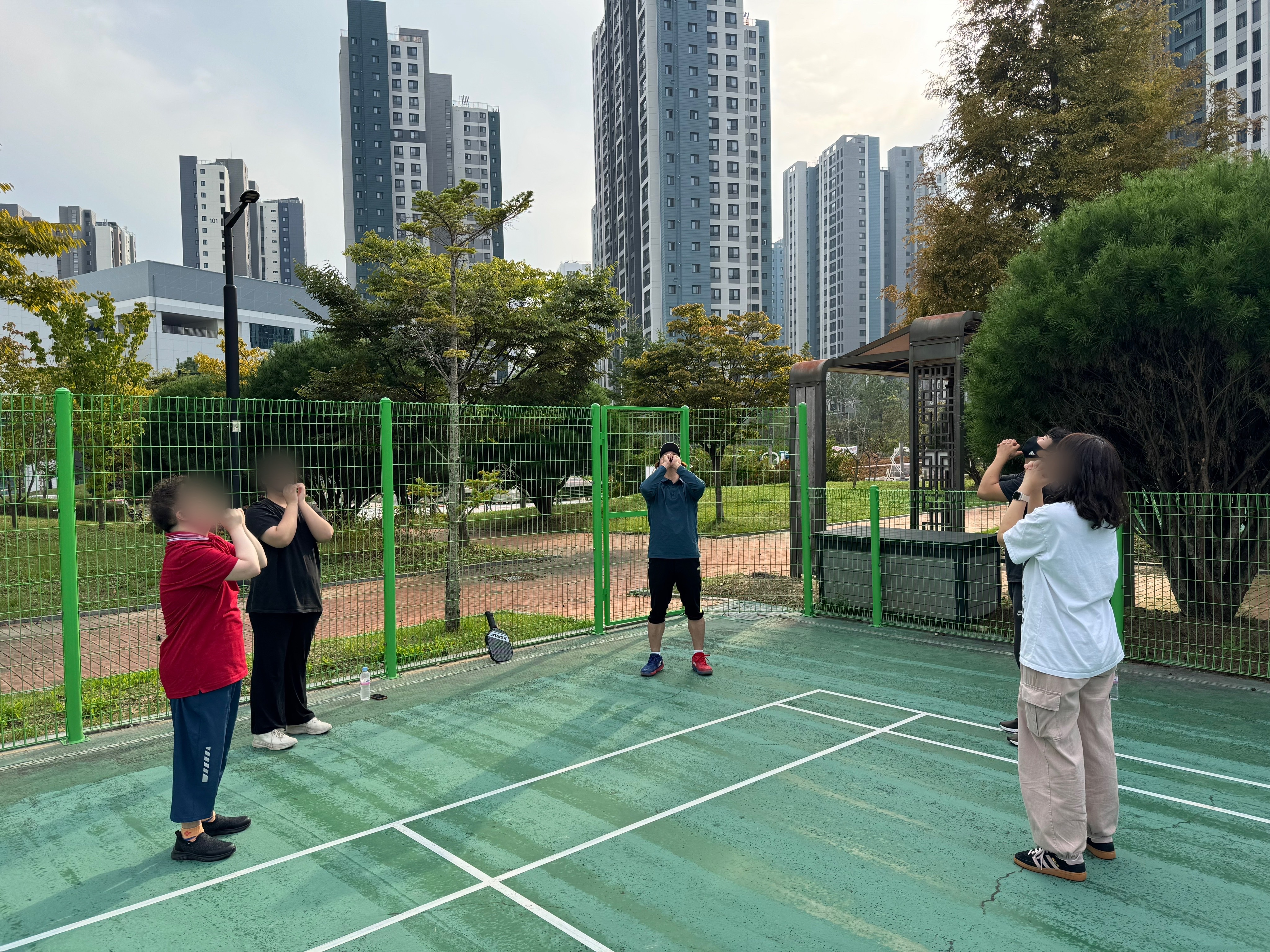 1760344032.88sKWfEhxnuU ON 4 1.jpg